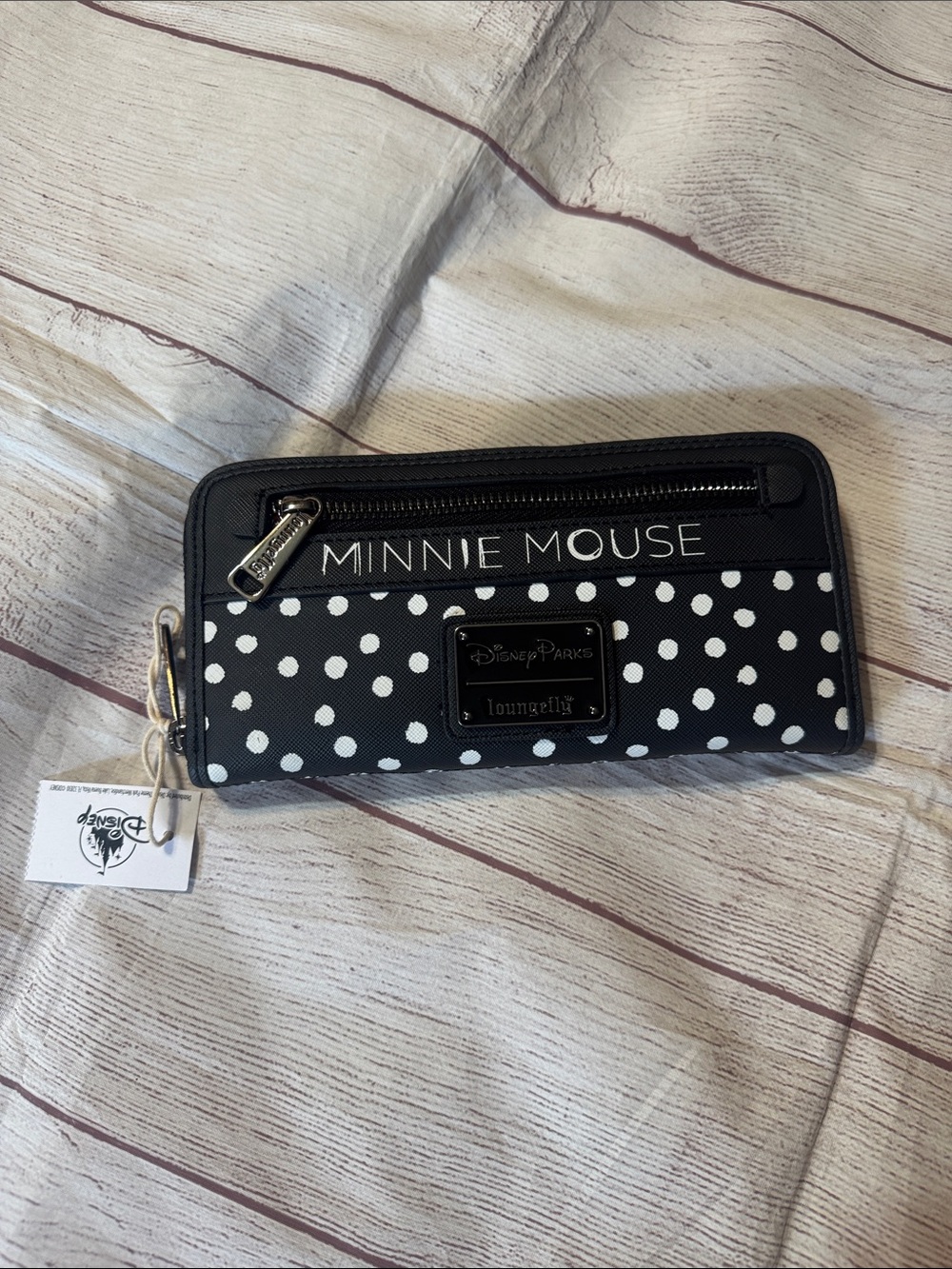 NWT Disney Parks Loungefly Wallet - Minnie Mouse With Polka Dots - Picture 5 of 15